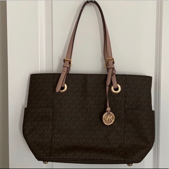 Michael Kors Handbags - Michael Kors jet setter tote